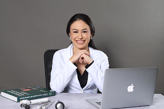 Sobre a Dra. Indianara Pastório